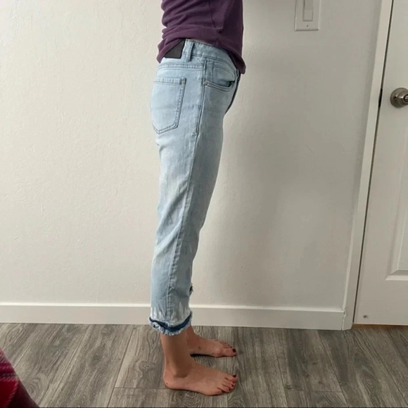 DKNY Denim Capris - Picture 4 of 5